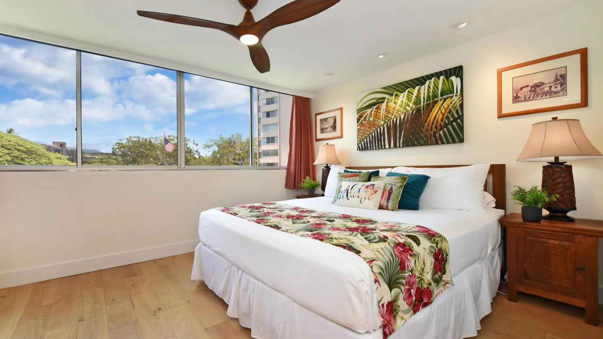 Royal Kahana 301