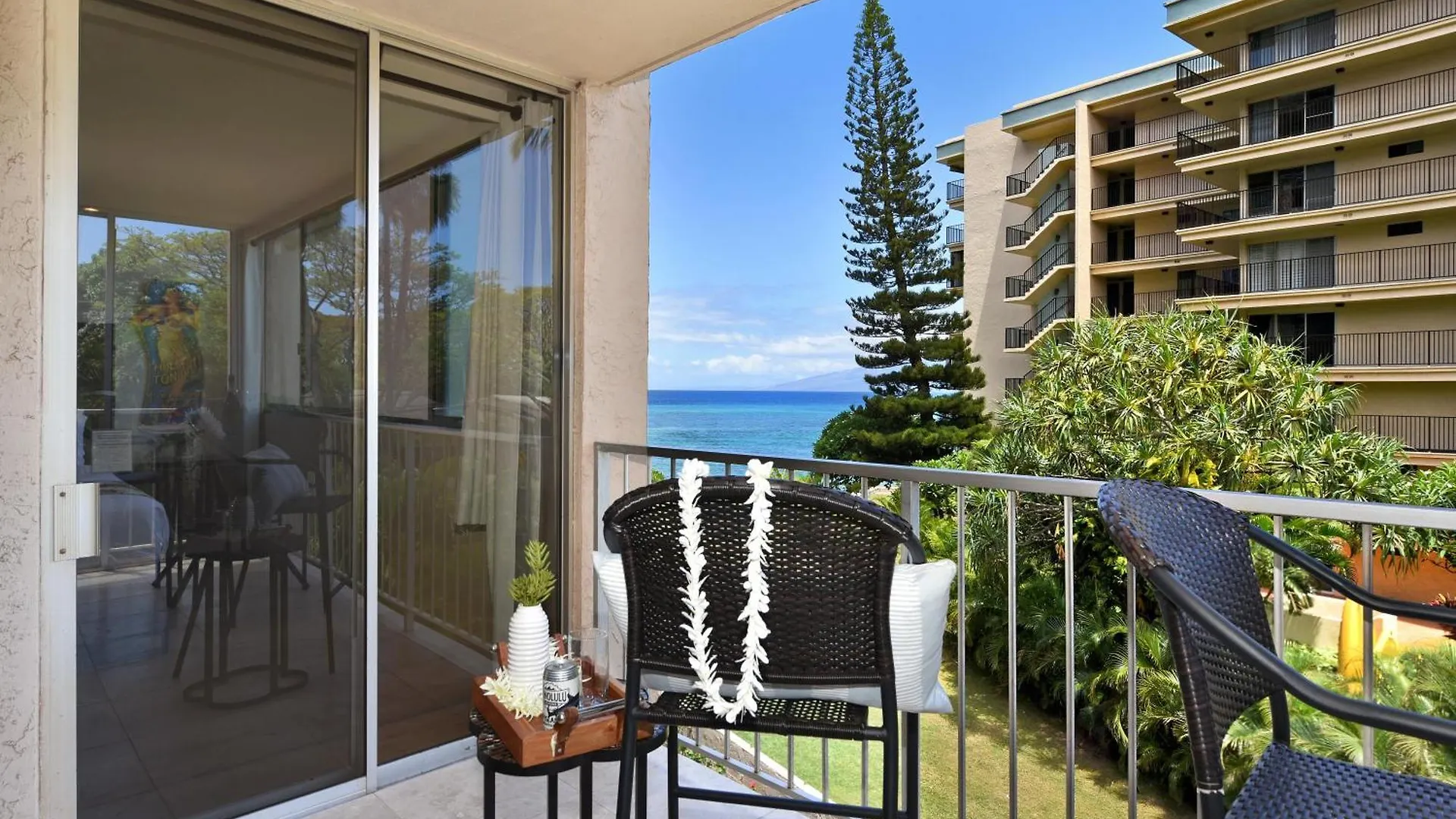 Royal Kahana 301 0*,